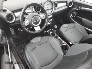 2007 MINI Hardtop S with VIN WMWMF73547TL87545, listed as a Copart auction lot 49746305 with 84,463 mi miles and Clean Title. Bid and sale history available at DreamBid. Image 8.