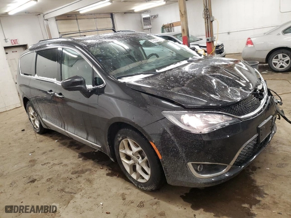 2019 Chrysler Pacifica Touring L Plus with VIN 2C4RC1EG6KR604641, listed as a Copart auction lot 87958495 with 118,639 mi miles and Non Repairable. Bid and sale history available at carsss.com. Image 4.