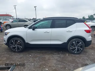 2022 Volvo XC40 R-Design с VIN YV4162UM0N2648040, выставлен на аукционе IAAI как лот 42172222 с пробегом 19 911 миль миль и . История ставок и продаж доступна на DreamBid. Изображение 13.
