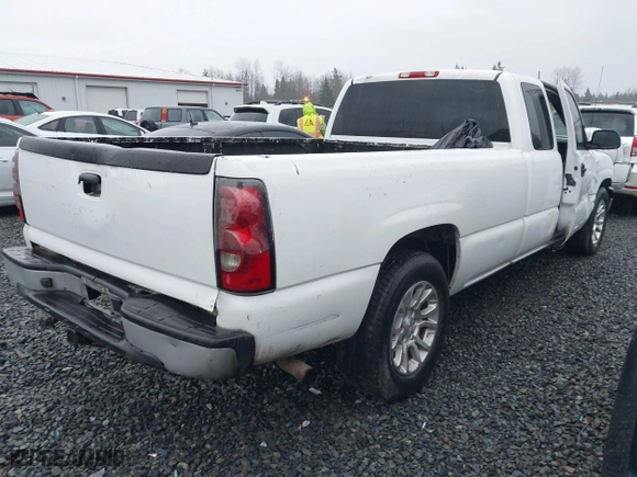 2006 Chevrolet Silverado 1500 LS with VIN 1GCEC19V46E234140, listed as a IAAI auction lot 41481122 with 290,635 mi miles. Bid and sale history available at carsss.com. Image 4.