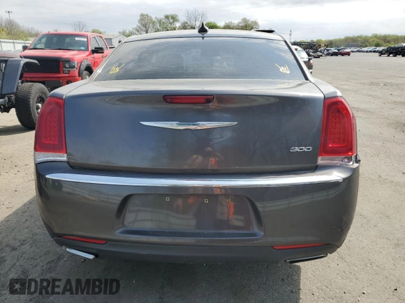2018 Chrysler 300 Limited z VIN 2C3CCAEG7JH159616, wystawiony jako Copart lot #53839185 z przebiegiem 156 482 mil mil oraz Szkoda całkowita • Salvage title. Historia ofert i sprzedaży dostępna na DreamBid. Obrazek 6.