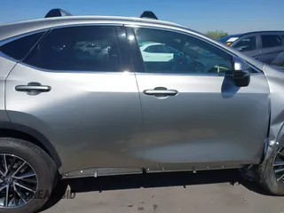 2024 Lexus NX 350 Premium z VIN 2T2GGCEZ3RC049310, wystawiony jako IAAI lot #42551581 z przebiegiem 12 938 mil mil oraz . Historia ofert i sprzedaży dostępna na DreamBid. Obrazek 13.