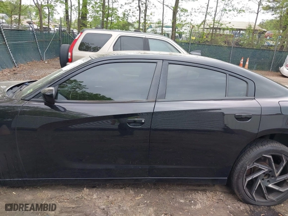 2016 Dodge Charger SXT with VIN 2C3CDXHG6GH332854, listed as a IAAI auction lot 42094761 with 114,883 mi miles. Bid and sale history available at carsss.com. Image 15.
