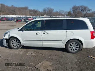 2013 Chrysler Town & Country Touring with VIN 2C4RC1BG8DR573559, listed as a IAAI auction lot 41793874 with 205,005 mi miles. Bid and sale history available at carsss.com. Image 15.