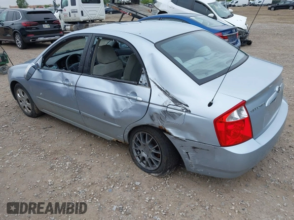 2006 Kia Spectra EX z VIN KNAFE121465362915, wystawiony jako IAAI lot #42367012 z przebiegiem 137 295 mil mil oraz . Historia ofert i sprzedaży dostępna na DreamBid. Obrazek 3.