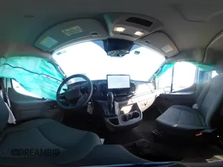 2024 Ford Transit Passenger XL z VIN 1FBAX2YGXRKA28228, wystawiony jako IAAI lot #41557793 z przebiegiem 32 264 mil mil oraz . Historia ofert i sprzedaży dostępna na DreamBid. Obrazek 19.