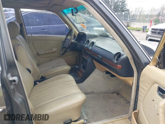 1985 Mercedes-Benz 300 with VIN WDBAB33C5FA233413, listed as a IAAI auction lot 41933343 with 110,651 mi miles and . Bid and sale history available at DreamBid. Image 5.