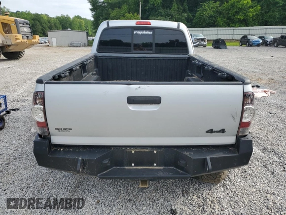 2012 Toyota Tacoma z VIN 5TFUU4EN4CX045438, wystawiony jako Copart lot #57255035 z przebiegiem 171 768 mil mil oraz Szkoda całkowita • Salvage title. Historia ofert i sprzedaży dostępna na DreamBid. Obrazek 6.