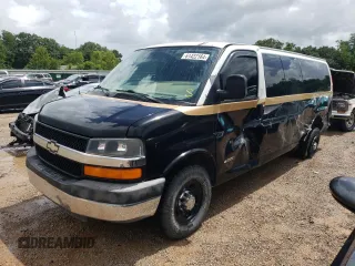 2005 Chevrolet Express Passenger with VIN 1GAHG39U351264538, listed as a Copart auction lot 61422164 with 138,339 mi miles and Salvage title. Bid and sale history available at DreamBid. Image 1.