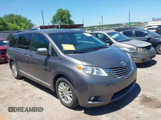 2017 Toyota Sienna XLE Auto Access Seat с VIN 5TDYZ3DC2HS771745, выставлен на аукционе IAAI как лот 42314111 с пробегом 81 236 миль миль и . История ставок и продаж доступна на DreamBid. Изображение 14.
