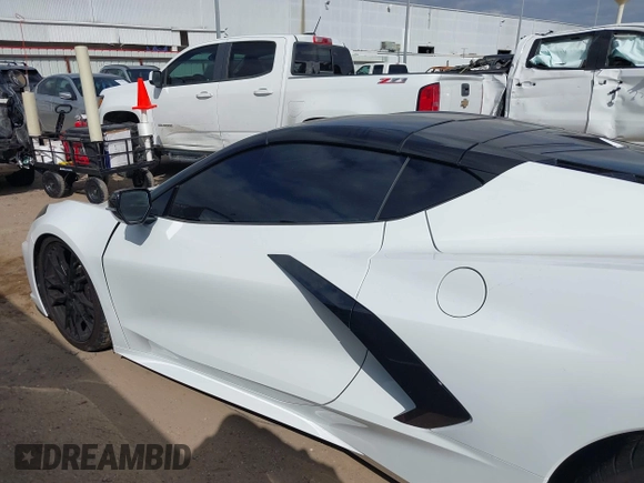 2023 Chevrolet Corvette 2LT z VIN 1G1YB2D49P5100366, wystawiony jako IAAI lot #41504081 z przebiegiem 7 571 mil mil oraz . Historia ofert i sprzedaży dostępna na DreamBid. Obrazek 14.