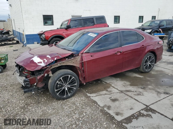 2018 Toyota Camry LE с VIN 4T1B11HK7JU556202, выставлен на аукционе Copart как лот 54951055 с пробегом 55 896 миль миль и Списание • Salvage title. История ставок и продаж доступна на DreamBid. Изображение 1.