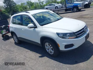 2016 Volkswagen Tiguan SE z VIN WVGBV7AX0GW574602, wystawiony jako IAAI lot #42257698 z przebiegiem 114 988 mil mil oraz . Historia ofert i sprzedaży dostępna na DreamBid. Obrazek 1.