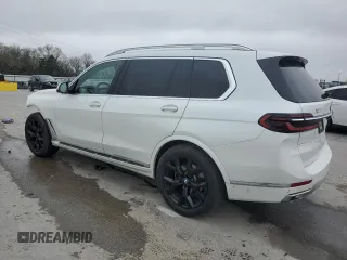 2024 BMW X7 xDrive40i z VIN 5UX23EM06R9S67707, wystawiony jako Copart lot #50916935 z przebiegiem 27 958 mil mil oraz Szkody całkowita. Historia ofert i sprzedaży dostępna na DreamBid. Obrazek 2.