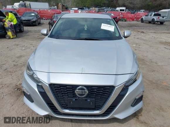 2020 Nissan Altima 2.5 S with VIN 1N4BL4BVXLC208122, listed as a IAAI auction lot 41652097 with 121,291 mi miles. Bid and sale history available at carsss.com. Image 12.