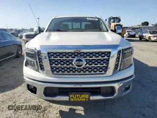 2016 Nissan Titan Platinum Reserve z VIN 1N6BA1F2XGN506613, wystawiony jako Copart lot #52592585 z przebiegiem 133 408 mil mil oraz Czysty tytuł • Clean title. Historia ofert i sprzedaży dostępna na DreamBid. Obrazek 5.