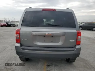 2013 Jeep Patriot Latitude z VIN 1C4NJRFB1DD101742, wystawiony jako Copart lot #59486385 z przebiegiem 92 001 mil mil oraz Czysty tytuł • Clean title. Historia ofert i sprzedaży dostępna na DreamBid. Obrazek 6.