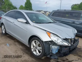 2011 Hyundai Sonata Limited z VIN 5NPEC4AC7BH079458, wystawiony jako IAAI lot #42083372 z przebiegiem 105 683 mil mil oraz . Historia ofert i sprzedaży dostępna na DreamBid. Obrazek 1.