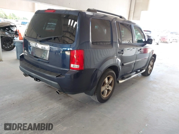 2009 Honda Pilot EX-L with VIN 5FNYF38509B012425, listed as a IAAI auction lot 42588334 with 253,011 mi miles and . Bid and sale history available at DreamBid. Image 4.