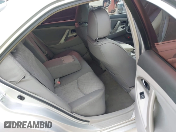 2011 Toyota Camry LE z VIN 4T1BF3EK9BU748210, wystawiony jako IAAI lot #42288534 z przebiegiem 141 208 mil mil oraz . Historia ofert i sprzedaży dostępna na DreamBid. Obrazek 8.