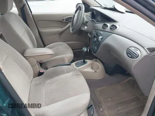 2001 Ford Focus SE with VIN 1FAFP34P61W159074, listed as a IAAI auction lot 42116568 with 117,141 mi miles and . Bid and sale history available at carsss.com. Image 5.