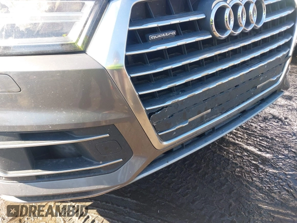 2017 Audi Q7 Premium Plus with VIN WA1LAAF79HD004342, listed as a IAAI auction lot 41492021 with 128,403 mi miles. Bid and sale history available at carsss.com. Image 6.