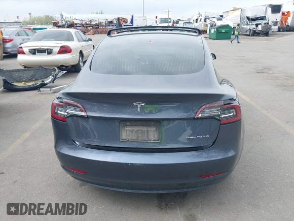 2020 Tesla Model 3 Long Range with VIN 5YJ3E1EB1LF639055, listed as a IAAI auction lot 42048009 with 43,493 mi miles. Bid and sale history available at carsss.com. Image 16.