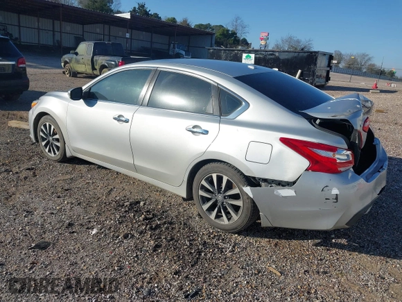 2016 Nissan Altima S with VIN 1N4AL3APXGC288696, listed as a IAAI auction lot 41209580 with 131,709 mi miles and . Bid and sale history available at carsss.com. Image 3.