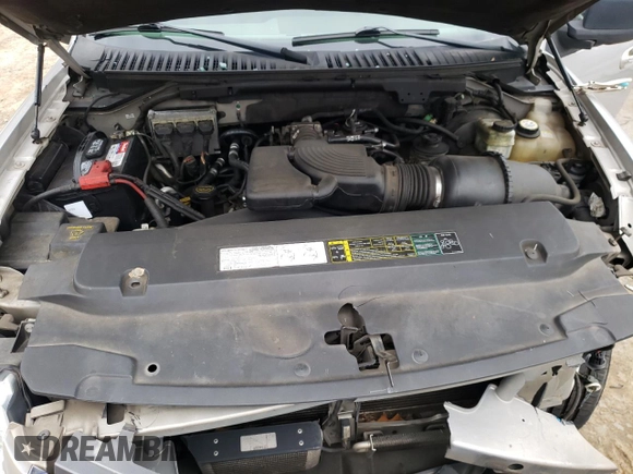 2004 Ford Expedition Special Service with VIN 1FMPU15L14LA83496, listed as a Copart auction lot 43975775 with 160,450 mi miles and Salvage title. Bid and sale history available at DreamBid. Image 12.