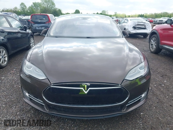 2014 Tesla Model S 60 z VIN 5YJSA1H19EFP51406, wystawiony jako IAAI lot #42179183 z przebiegiem 157 000 mil mil oraz . Historia ofert i sprzedaży dostępna na DreamBid. Obrazek 12.