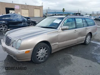 2001 Mercedes-Benz E-Class with VIN WDBJH65J41B349359, listed as a IAAI auction lot 41532318 with 96,375 mi miles. Bid and sale history available at carsss.com. Image 17.