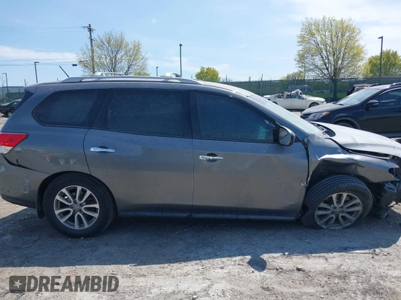 2016 Nissan Pathfinder Platinum with VIN 5N1AR2MM0GC645674, listed as a IAAI auction lot 42070490 with Not Provided miles. Bid and sale history available at carsss.com. Image 12.