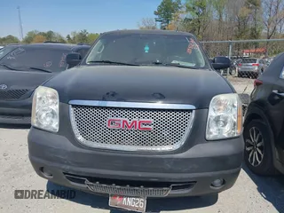 2013 GMC Yukon Denali with VIN 1GKS1EEF8DR209332, listed as a IAAI auction lot 41832403 with 208,800 mi miles. Bid and sale history available at carsss.com. Image 6.