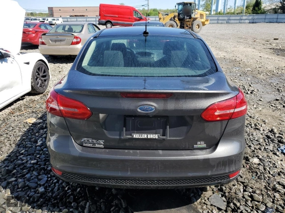 2018 Ford Focus SE with VIN 1FADP3FE5JL255010, listed as a Copart auction lot 54478335 with 118,074 mi miles and Salvage Title. Bid and sale history available at carsss.com. Image 6.