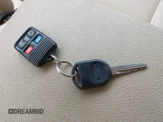 2006 Ford Explorer Eddie Bauer z VIN 1FMEU74806UA38750, wystawiony jako IAAI lot #42684165 z przebiegiem 140 550 mil mil oraz . Historia ofert i sprzedaży dostępna na DreamBid. Obrazek 11.