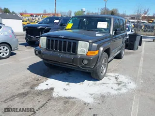 2006 Jeep Commander with VIN 1J8HH48K96C176263, listed as a IAAI auction lot 41843558 with 172,157 mi miles. Bid and sale history available at carsss.com. Image 2.
