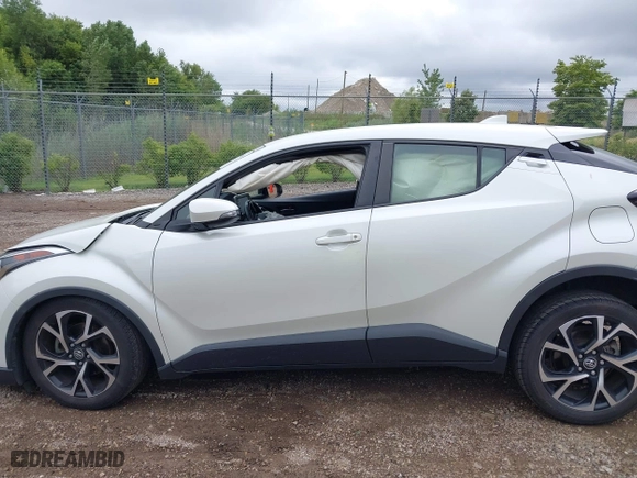 2019 Toyota C-HR XLE with VIN JTNKHMBX4K1017377, listed as a IAAI auction lot 40049656 with 71,308 mi miles. Bid and sale history available at carsss.com. Image 14.