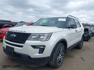 2018 Ford Explorer Sport with VIN 1FM5K8GT3JGC21305, listed as a IAAI auction lot 41832792 with 33,917 mi miles. Bid and sale history available at carsss.com. Image 18.