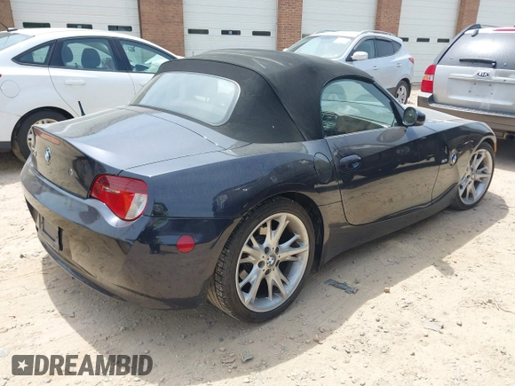 2008 BMW Z4 3.0i z VIN 4USBU33598LW75887, wystawiony jako IAAI lot #42168048 z przebiegiem 78 172 mil mil oraz . Historia ofert i sprzedaży dostępna na DreamBid. Obrazek 4.