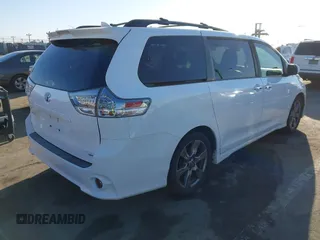 2018 Toyota Sienna SE with VIN 5TDXZ3DC9JS958563, listed as a IAAI auction lot 41650952 with 127,636 mi miles and . Bid and sale history available at DreamBid. Image 4.
