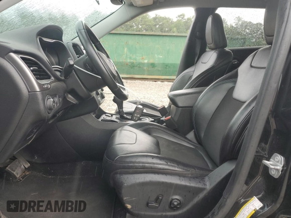 2019 Jeep Cherokee Latitude Plus with VIN 1C4PJLLB7KD247005, listed as a Copart auction lot 61600615 with 75,210 mi miles and Salvage title. Bid and sale history available at DreamBid. Image 7.