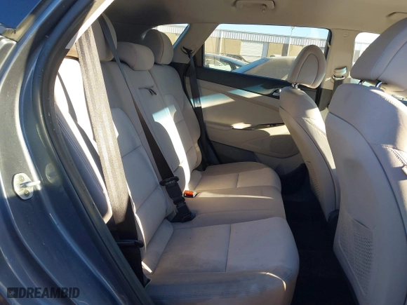 2016 Hyundai Tucson SE with VIN KM8J33A45GU089996, listed as a IAAI auction lot 41687069 with 129,957 mi miles. Bid and sale history available at carsss.com. Image 8.