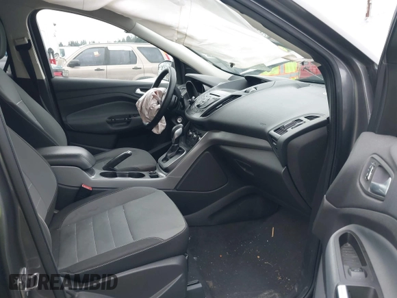 2013 Ford Escape SE with VIN 1FMCU9G92DUA54761, listed as a IAAI auction lot 41105062 with 131,767 mi miles. Bid and sale history available at carsss.com. Image 5.