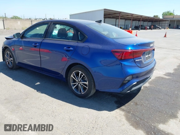 2022 Kia Forte LXS z VIN 3KPF24AD1NE454494, wystawiony jako IAAI lot #42077580 z przebiegiem 53 679 mil mil oraz . Historia ofert i sprzedaży dostępna na DreamBid. Obrazek 3.