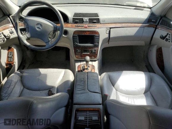 2004 Mercedes-Benz S 500 z VIN WDBNG75J74A419831, wystawiony jako Copart lot #56984295 z przebiegiem Nie podano mil oraz Czysty tytuł • Clean title. Historia ofert i sprzedaży dostępna na DreamBid. Obrazek 8.