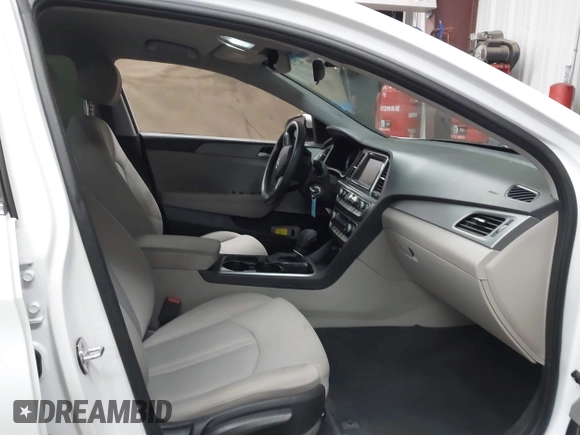 2018 Hyundai Sonata SE with VIN 5NPE24AF9JH698963, listed as a IAAI auction lot 42107412 with 107,047 mi miles and . Bid and sale history available at carsss.com. Image 5.