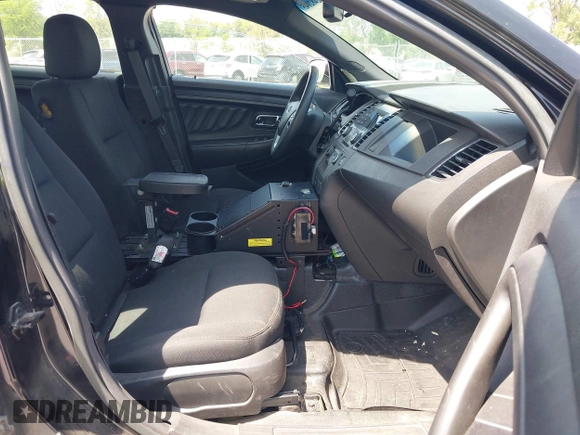 2017 Ford Police Interceptor с VIN 1FAHP2MK8HG119848, выставлен на аукционе IAAI как лот 42482045 с пробегом 76 054 миль миль и . История ставок и продаж доступна на DreamBid. Изображение 5.