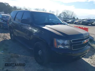 2012 Chevrolet Tahoe Commercial z VIN 1GNLC2E04CR191339, wystawiony jako IAAI lot #41642943 z przebiegiem 152 941 mil mil oraz . Historia ofert i sprzedaży dostępna na DreamBid. Obrazek 1.