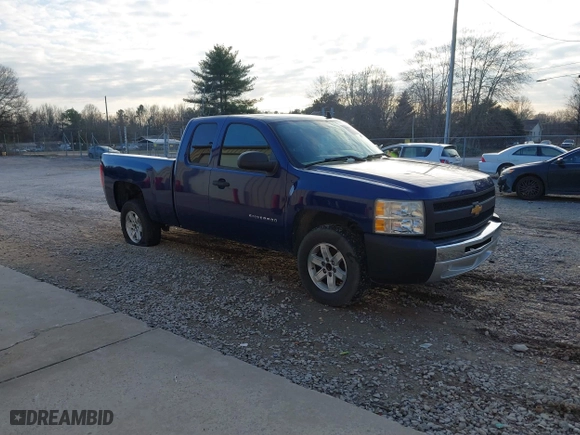 2013 Chevrolet Silverado 1500 LT with VIN 1GCRCSE09DZ338310, listed as a IAAI auction lot 41509184 with 174,403 mi miles. Bid and sale history available at carsss.com. Image 1.