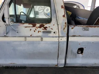 1976 Ford F-250 z VIN F25JRB81094, wystawiony jako Copart lot #55358685 z przebiegiem 7 481 mil mil oraz Szkoda całkowita • Salvage title. Historia ofert i sprzedaży dostępna na DreamBid. Obrazek 10.